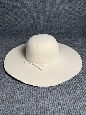 A New Day Wide Brim Felt Hat in Cream Adjustable Small/Medium NWT